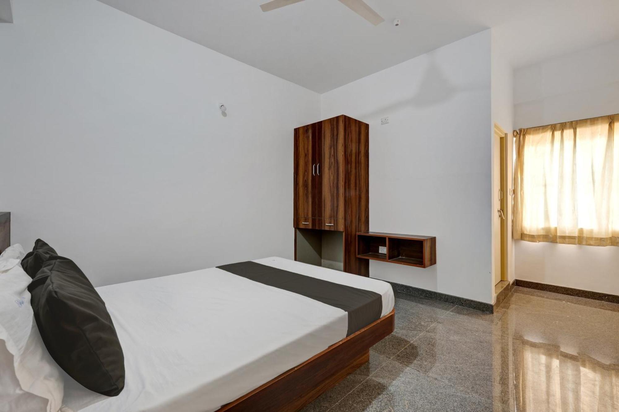 Oyo Hotel Bungalow Inn Lodging & Boarding Bangalore Ngoại thất bức ảnh