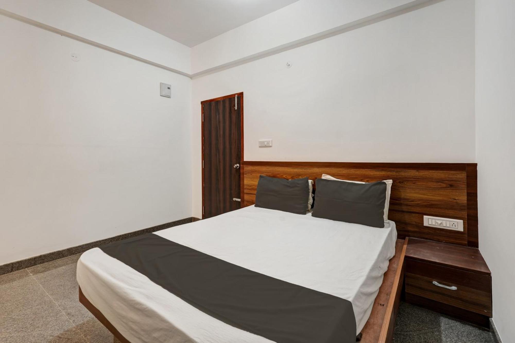 Oyo Hotel Bungalow Inn Lodging & Boarding Bangalore Ngoại thất bức ảnh