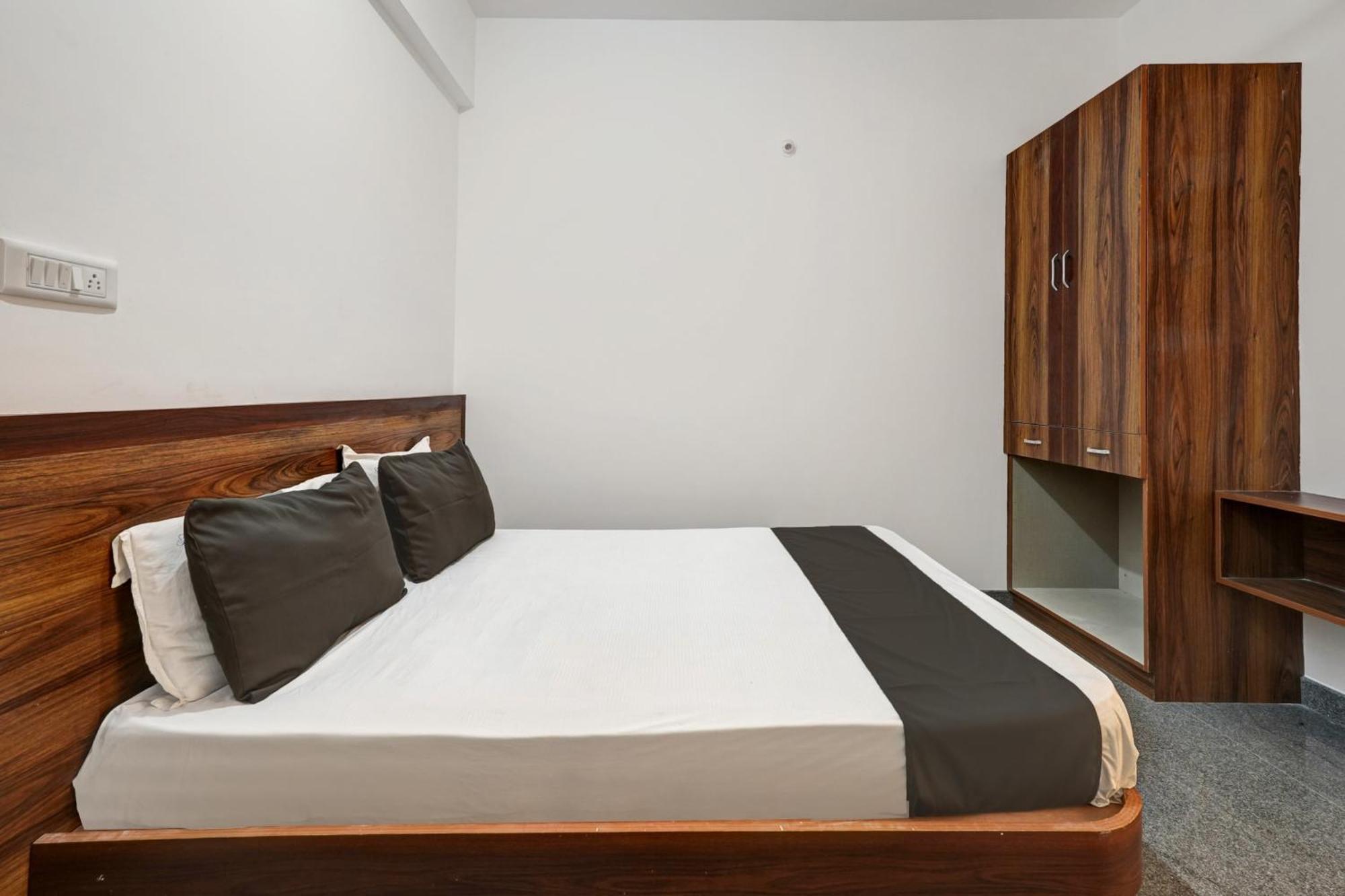 Oyo Hotel Bungalow Inn Lodging & Boarding Bangalore Ngoại thất bức ảnh