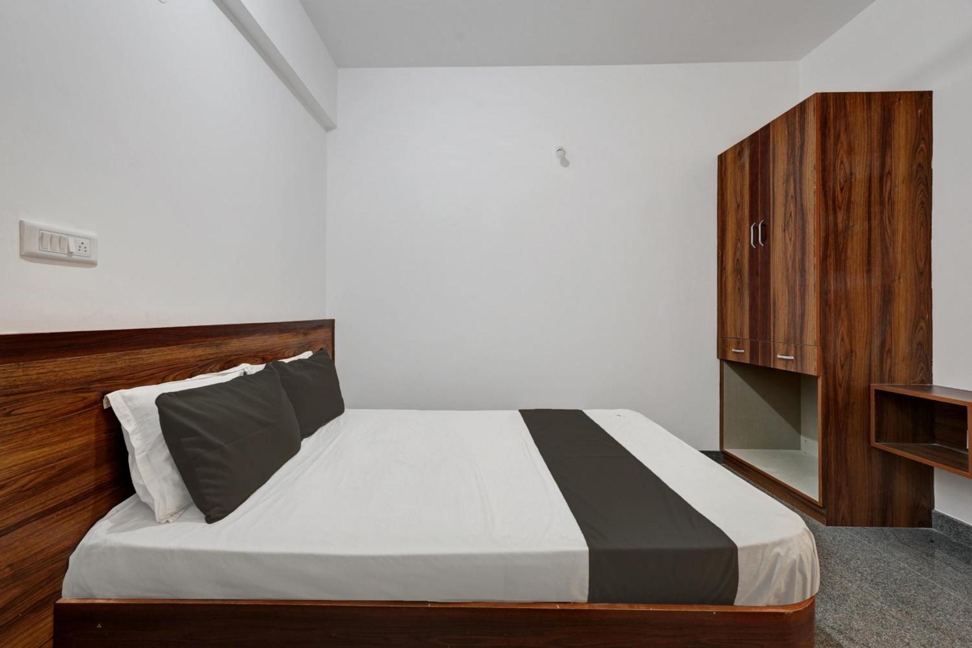 Oyo Hotel Bungalow Inn Lodging & Boarding Bangalore Ngoại thất bức ảnh