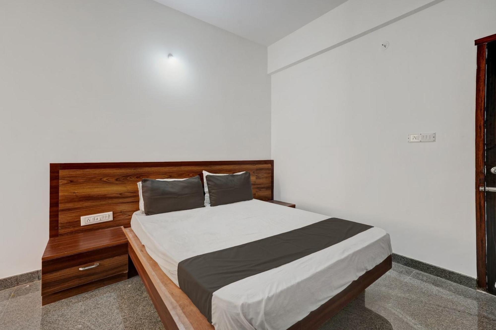 Oyo Hotel Bungalow Inn Lodging & Boarding Bangalore Ngoại thất bức ảnh