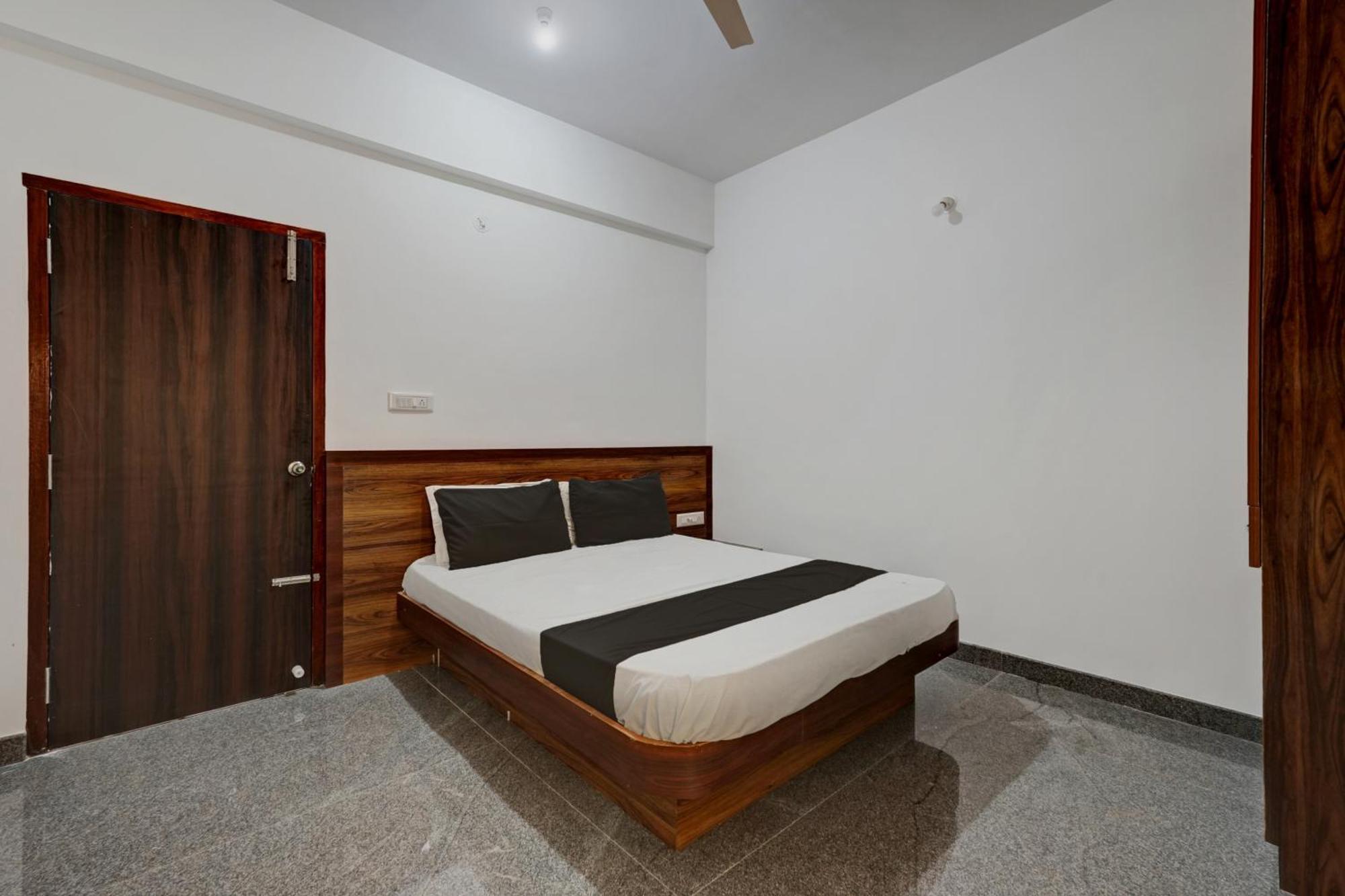 Oyo Hotel Bungalow Inn Lodging & Boarding Bangalore Ngoại thất bức ảnh